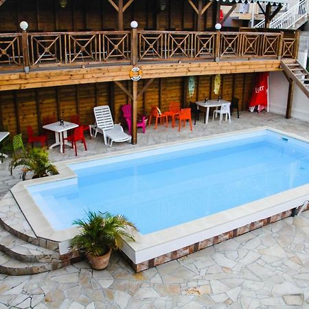 Residence Fruit De La Passion Caliente Sainte-Anne Luaran gambar